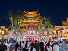 夜市、夜遊、“夜戲水”……繽紛“夜經濟”激發夏日文旅新活力