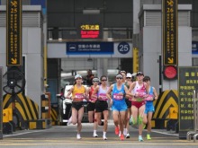 42.195公里,見深港情長 42.195公里,見深港情長