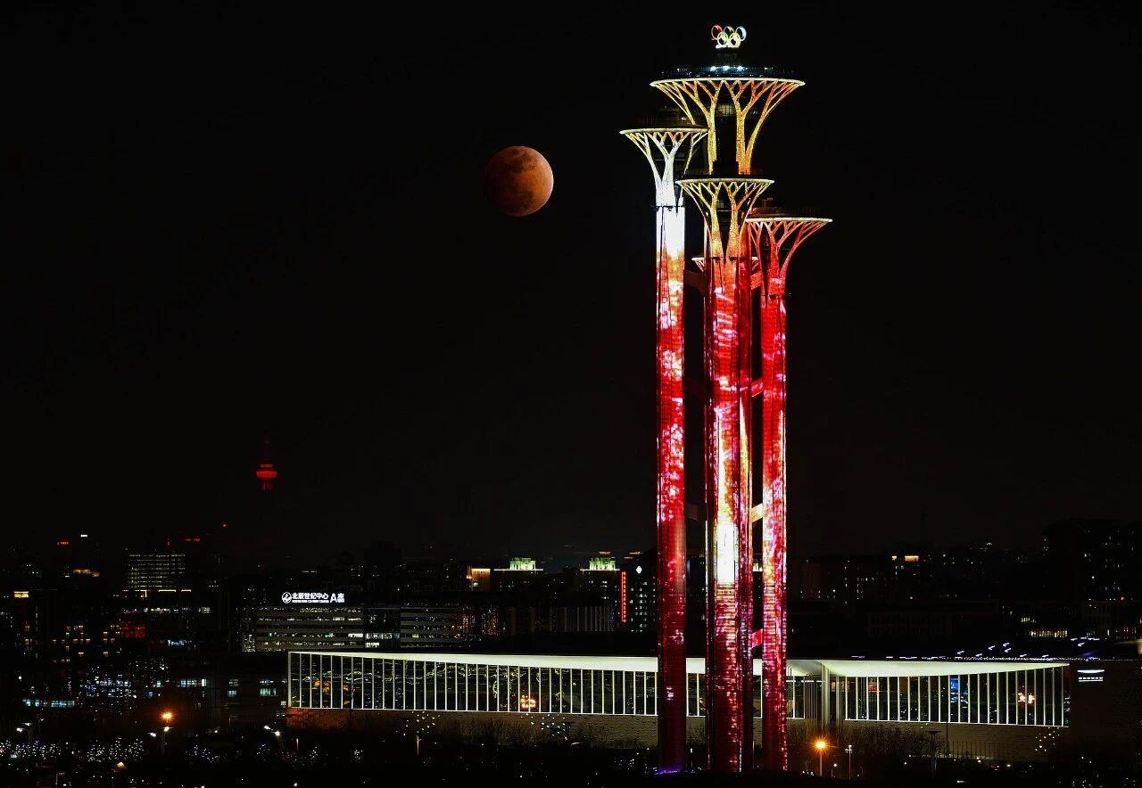 刷屏朋友圈！“元宵紅月”高清大圖來了