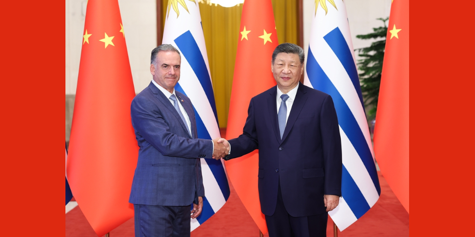 習近平同烏拉圭總統奧爾西舉行會談_fororder_2602039804901