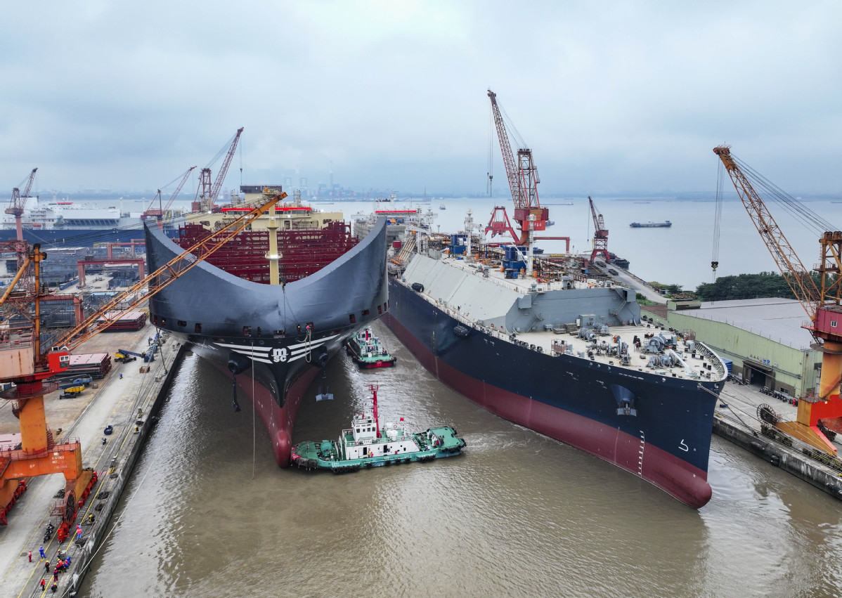 為基本實現社會主義現代化奠定更加堅實的基礎——《中共中央關於制定國民經濟和社會發展第十五個五年規劃的建議》誕生記