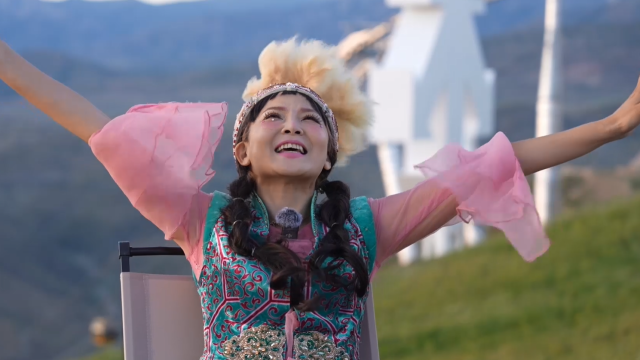 台灣網紅變裝哈薩克族美女 送出來自阿勒泰將軍山的邀請_fororder_螢幕截圖 2025-10-17 230909