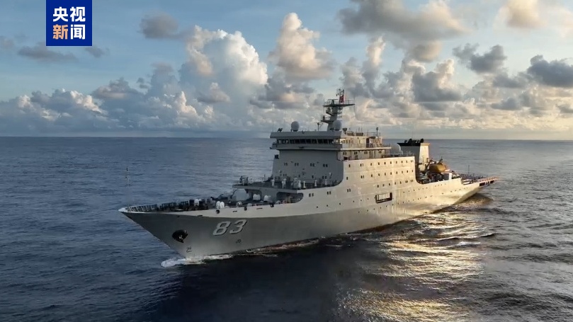 海軍戚繼光艦、沂蒙山艦抵達香港組織艦艇開放活動