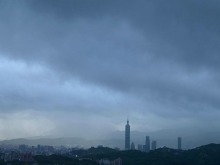 民進黨當局寧可搞政治操弄，也不願救台灣民眾