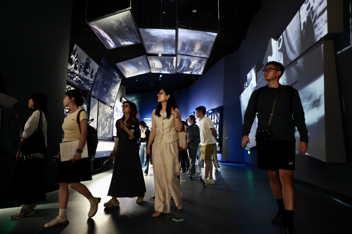 《為了民族解放與世界和平》主題展覽在京開幕