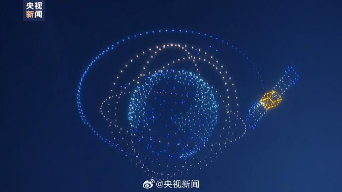鍗冩灦鏃犱漢鏈轟笂婕旂伅鍏夌 鐐逛寒涓浗鑸ぉ楂樺厜鏃跺埢