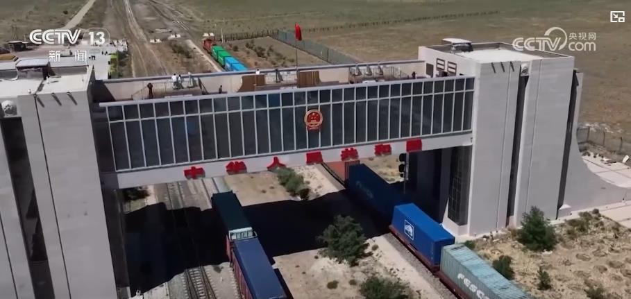 中歐班列密集開行助推“落地經濟” 激活周邊地區發展新動能