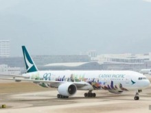 全新涂裝“香港精神號”客機在港亮相 首航飛往越南河內