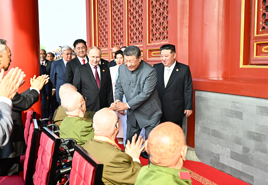 紀念中國人民抗日戰爭暨世界反法西斯戰爭勝利80週年大會在京隆重舉行 習近平發表重要講話並檢閱受閱部隊
