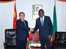 李強同贊比亞總統希奇萊馬會談