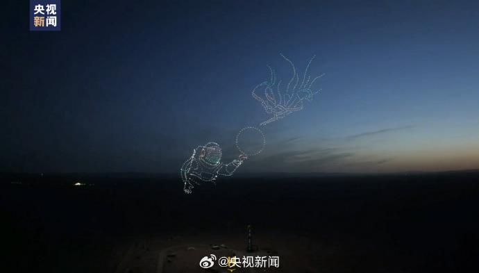 鍗冩灦鏃犱漢鏈轟笂婕旂伅鍏夌 鐐逛寒涓浗鑸ぉ楂樺厜鏃跺埢