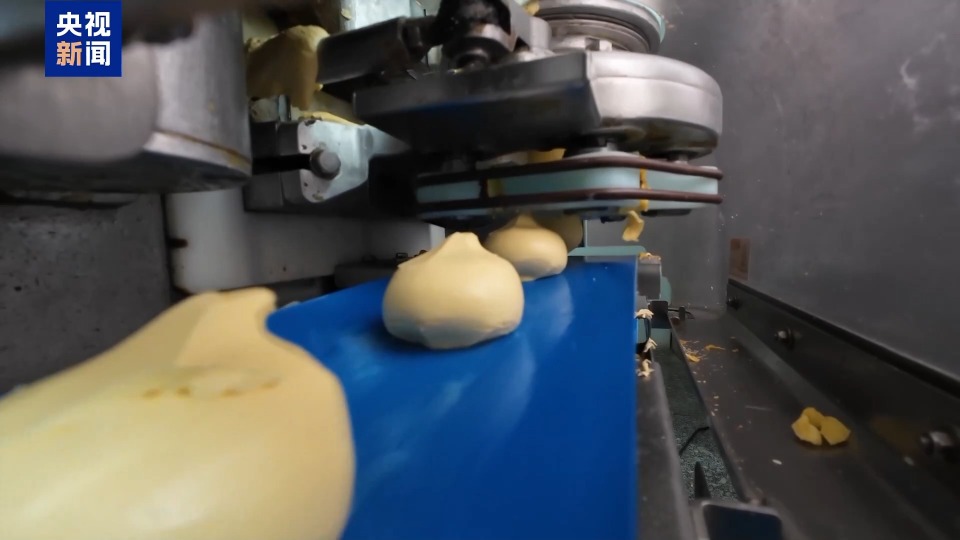 年貨市場“馬”上熱 琉璃馬、硃砂文創熱銷 年貨市場“馬”上熱 琉璃馬、硃砂文創熱銷