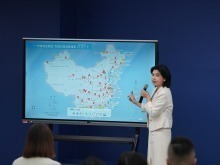 國臺辦：11月20日起大陸可簽發一次有效臺胞證的口岸數量增加至100個_fororder_VCG111604764377