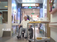 當養老機器人來敲門