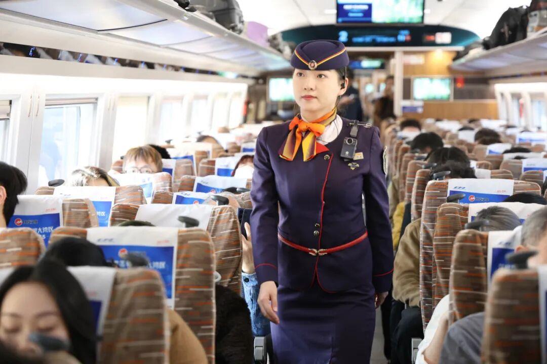 一天跑300多列復興號！這條高鐵調圖後到底有多忙？