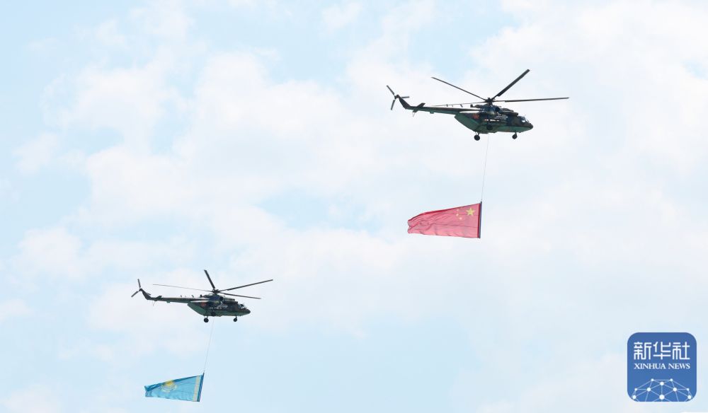 高清大圖丨習近平抵達阿斯塔納 受到熱烈歡迎
