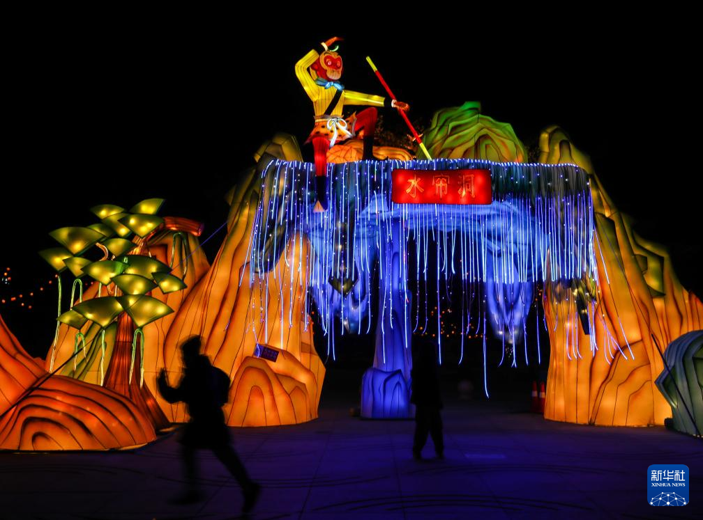 北京：“天宮燈會”點亮冬夜