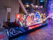 香港故事丨一路花車，滿城歡喜——香港花車巡遊30載從街頭走向世界