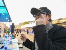 AI眼鏡進“國補” 從“嘗鮮”到“常用”還有幾步？