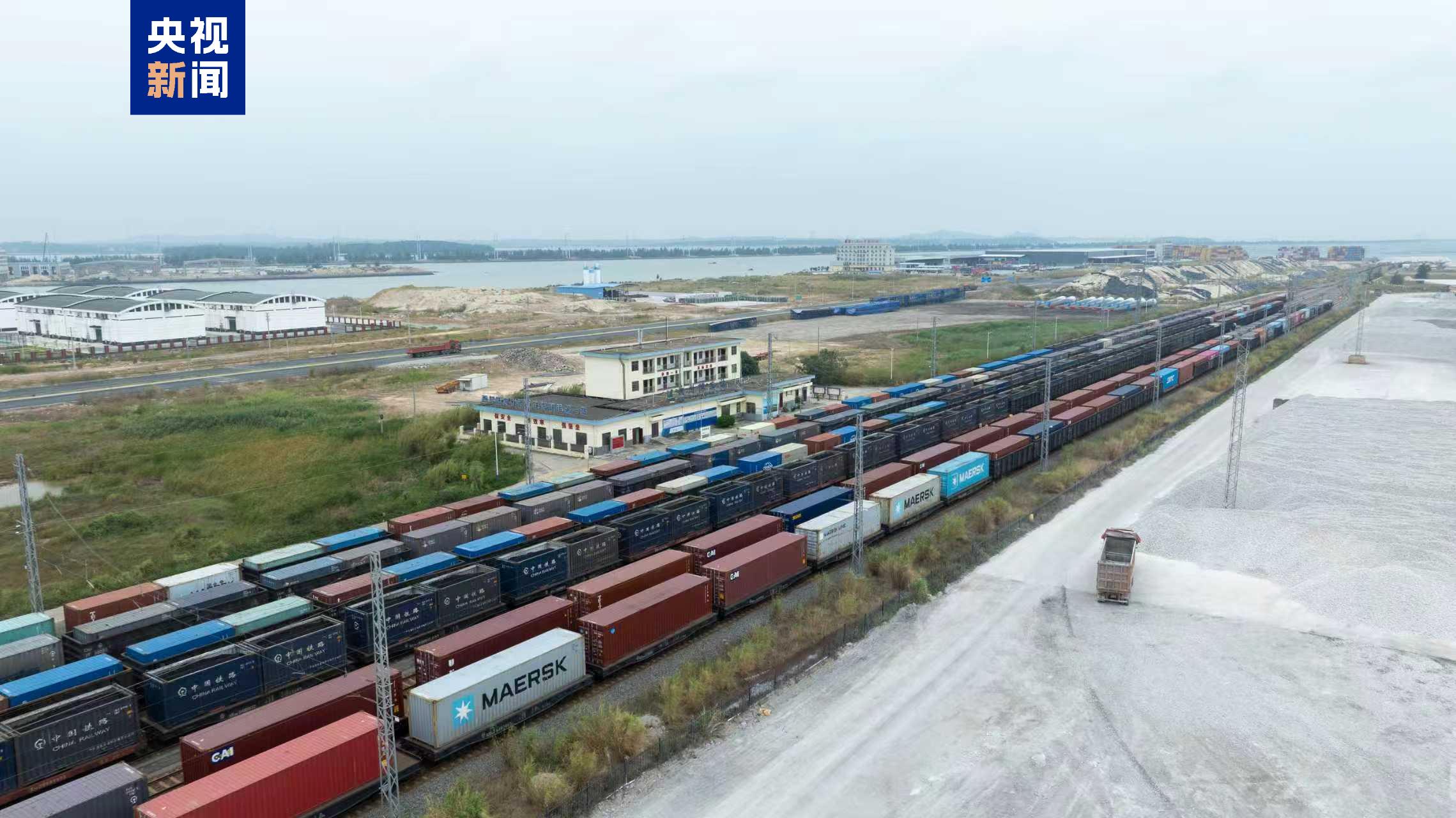 今年西部陸海新通道班列累運量突破120萬標箱