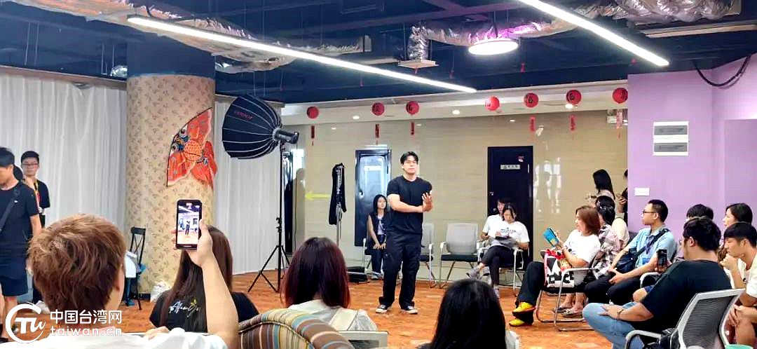 臺青“隨手拍”探訪武漢MCN機構 短視頻創作中碰撞創意火花