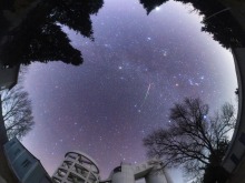 “超級月亮”、獅子座流星雨極大等將亮相11月天宇 “超級月亮”、獅子座流星雨極大等將亮相11月天宇