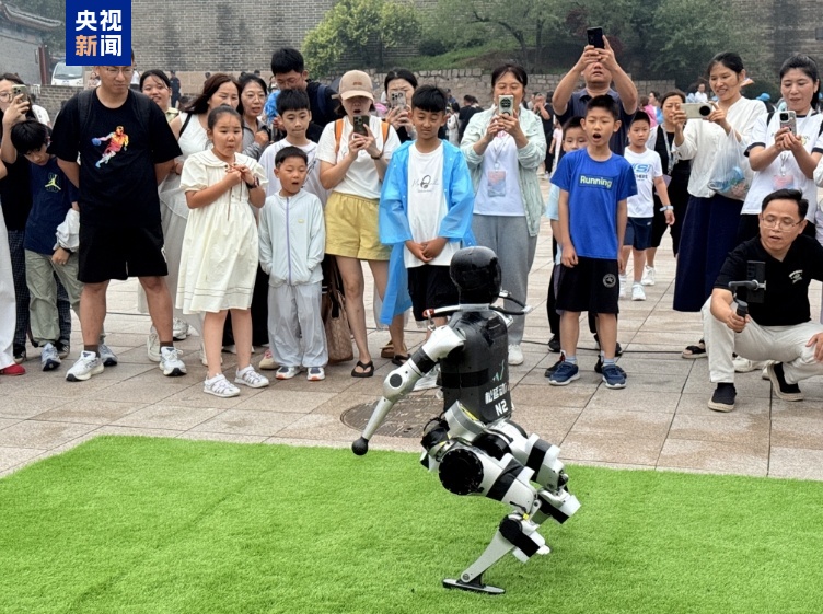 全球首創！2025世界人形機器人運動會能量傳遞活動啟幕