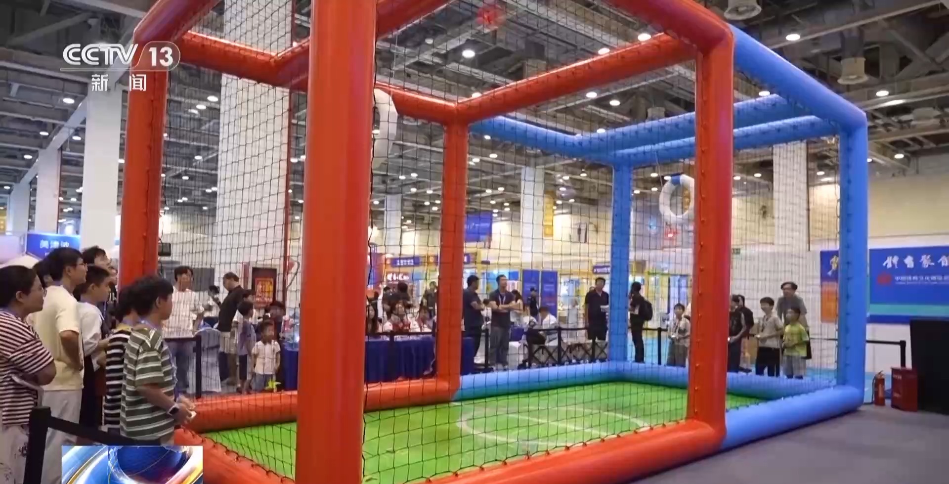 無人機足球比賽、下棋機器人……體育運動也能這麼“潮”