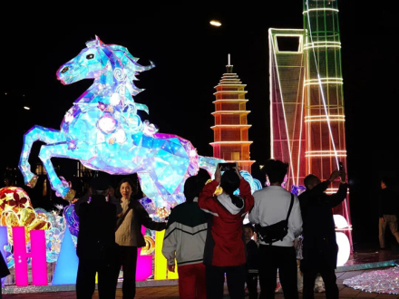 “元宵節，我眼裏看的是燈，心裏讀到的卻是兩岸同胞的血脈相連”