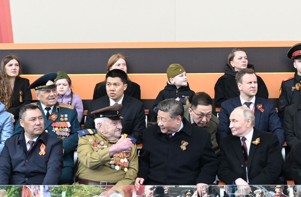 新華圖訊丨習近平出席俄羅斯紀念蘇聯偉大衛國戰爭勝利80週年慶典
