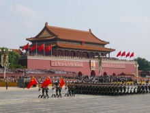激發愛國熱情 匯聚奮進力量——抗戰勝利80週年紀念活動鼓舞港澳各界譜寫“一國兩制”新篇章
