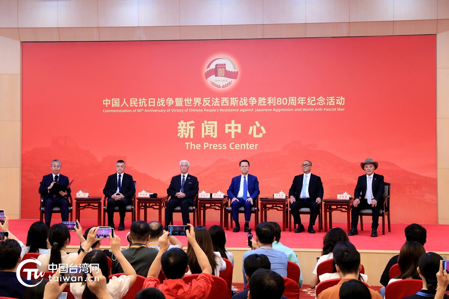 “祖國強大了，我們的脊梁才能更挺”——記者會上，海外僑胞道出共同心聲