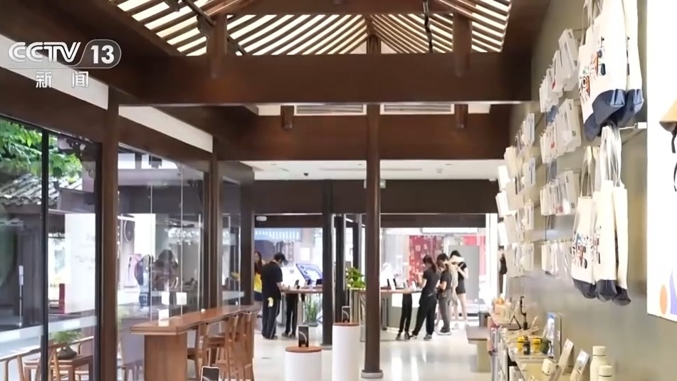 文創産品“長”出消費新場景 AI賦能讓“成都禮物”加速上新