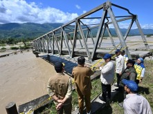 印尼洪災和山體滑坡已致929人遇難 印尼洪災和山體滑坡已致929人遇難