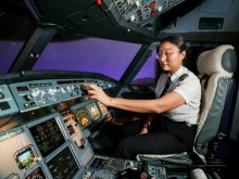 香港故事丨從內地到香港,他們一路追逐“飛行夢” 香港故事丨從內地到香港,他們一路追逐“飛行夢”