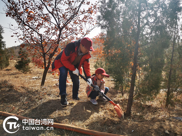 從荒山野嶺到林木遍佈 在京臺胞辛勤九載共建綠色家園