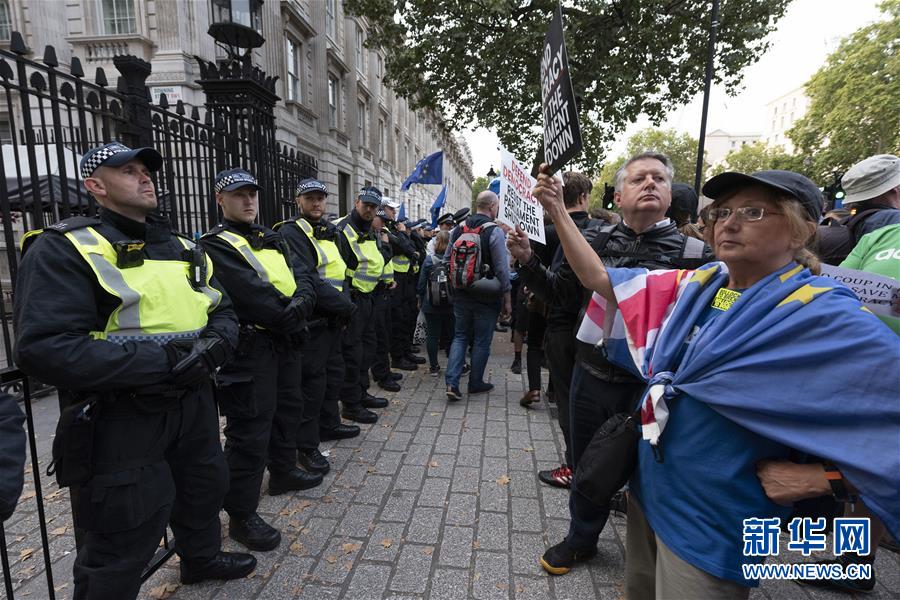 英國女王批准首相約翰遜提出的議會休會請求