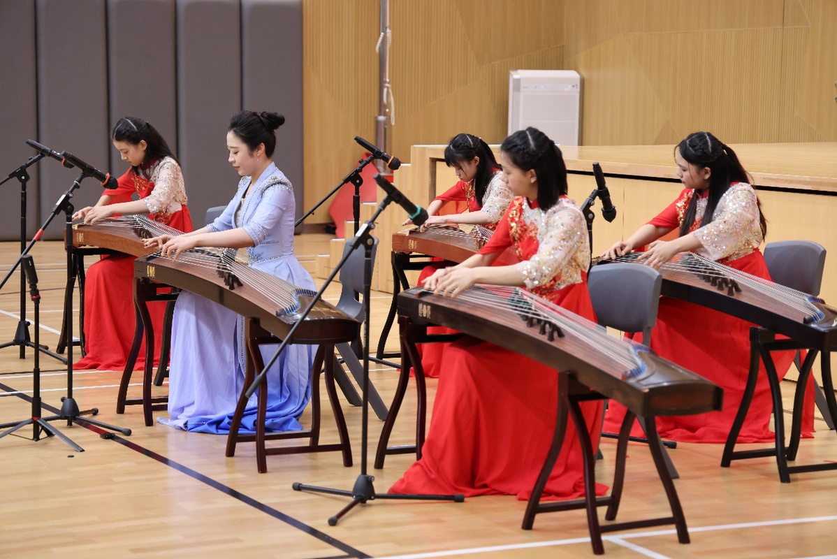 香港青少年音樂快閃奏響新春愛國強音