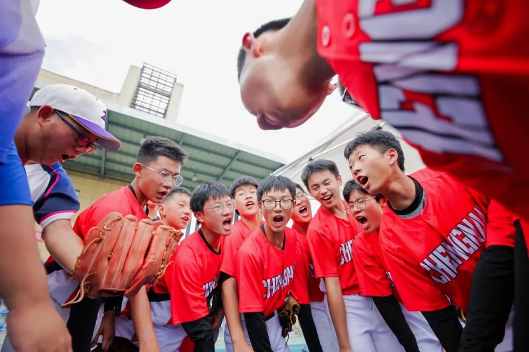 “海峽杯”青少年棒壘球公開賽在寧波海曙熱力開賽