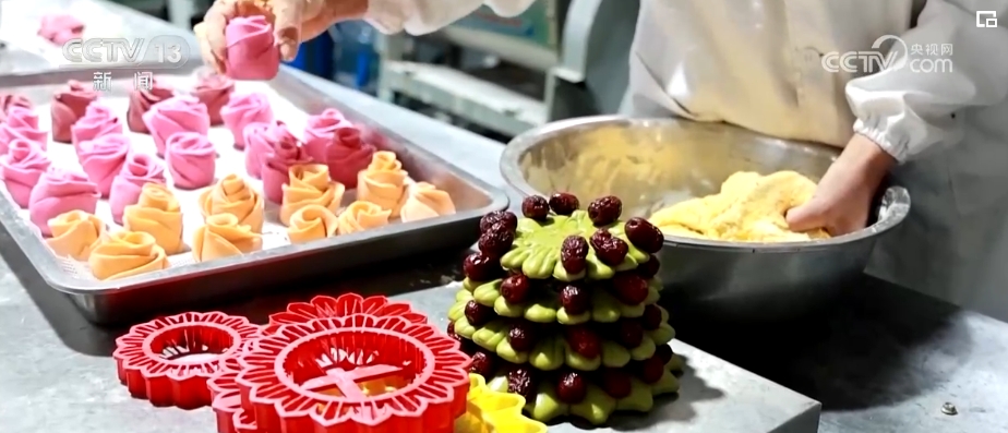 “祥瑞金龍”“紅印饅頭”，潮味兒足！年貨麵食“蒸”出新天地