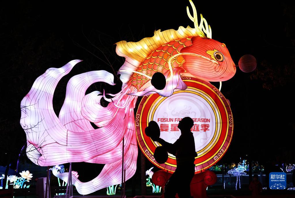 豫園燈會亮相巴黎風情園