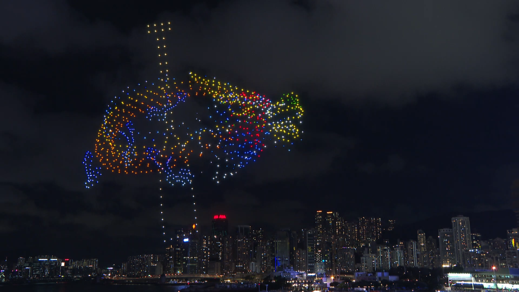 香港舉辦無人機表演慶端午