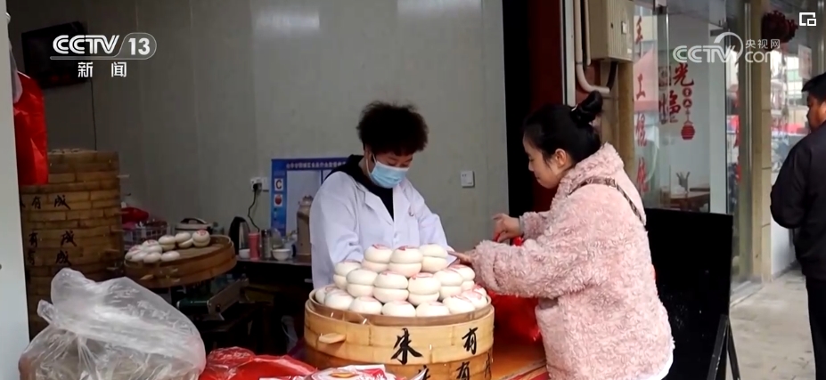 “祥瑞金龍”“紅印饅頭”，潮味兒足！年貨麵食“蒸”出新天地