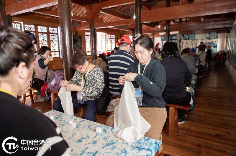 “雲築夢鄉·兩岸相盼”兩岸培訓交流活動走進大理 開展非物質文化遺産交流體驗