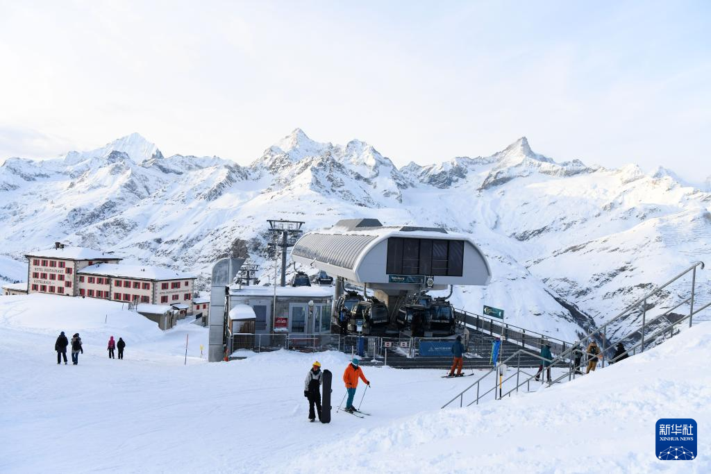 從阿爾卑斯山到長白山：“世界冰雪黃金緯度帶”冰雪經濟正“火熱”