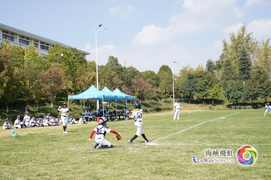 第五屆海峽兩岸學生棒球聯賽（昆明站）暨 “彩雲杯”兩岸慢投壘球精英賽在昆明舉辦