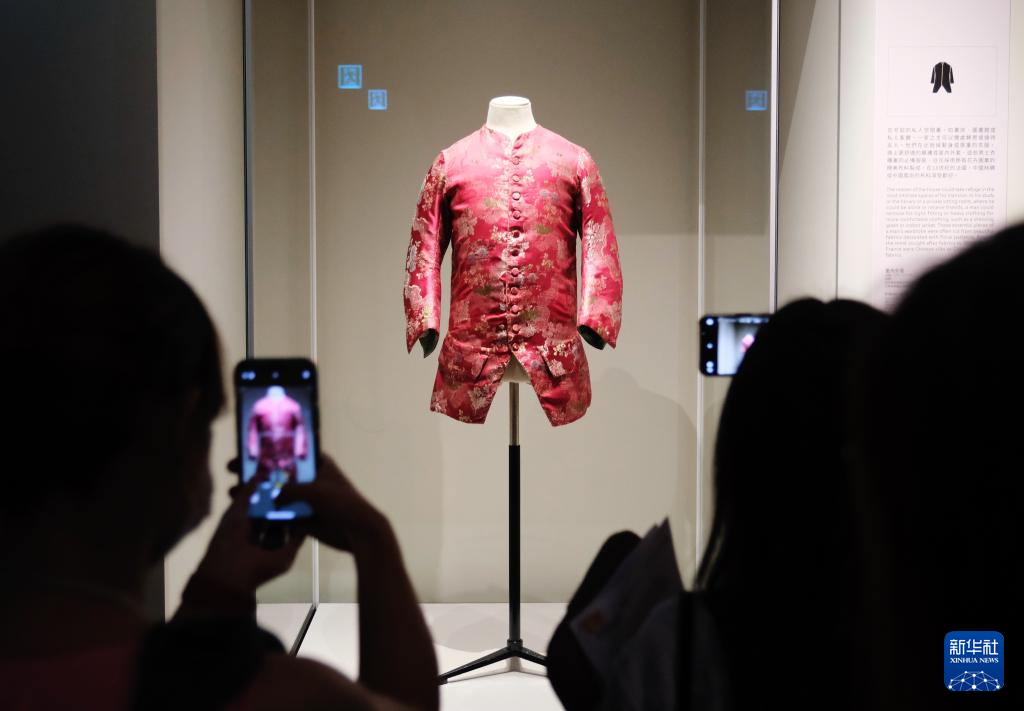 香港故宮文化博物館展出法國珍藏服飾