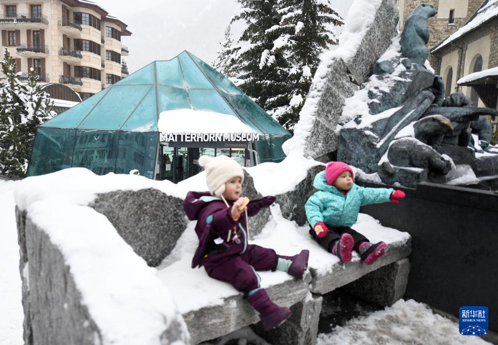 從阿爾卑斯山到長白山：“世界冰雪黃金緯度帶”冰雪經濟正“火熱”