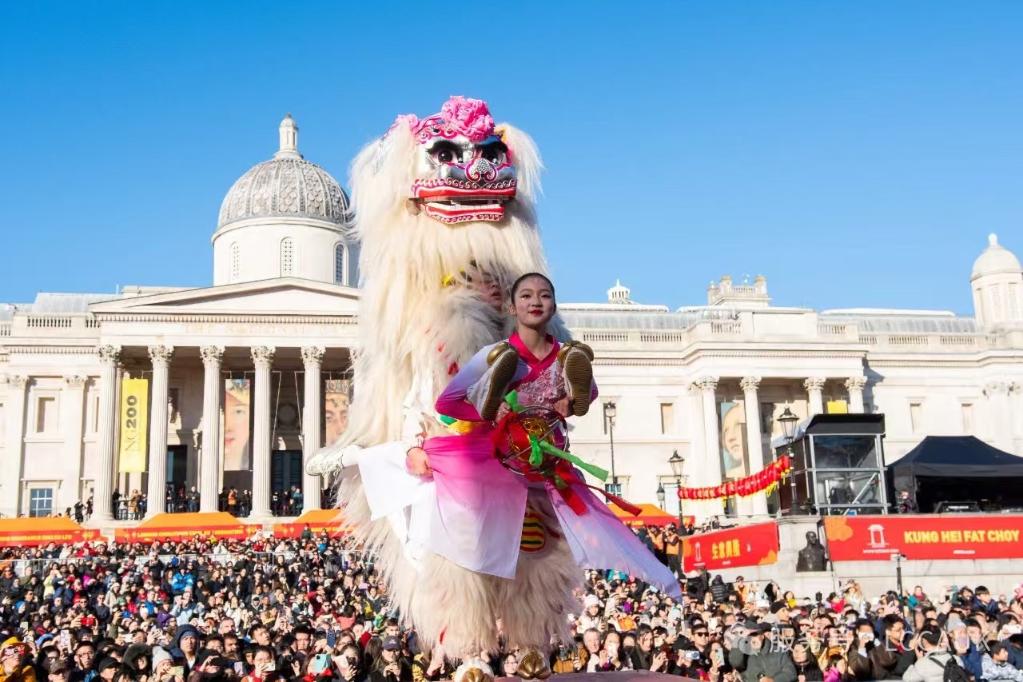 舞獅少年，火到海外！