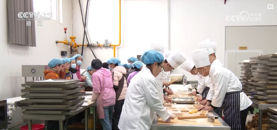 “祥瑞金龍”“紅印饅頭”，潮味兒足！年貨麵食“蒸”出新天地